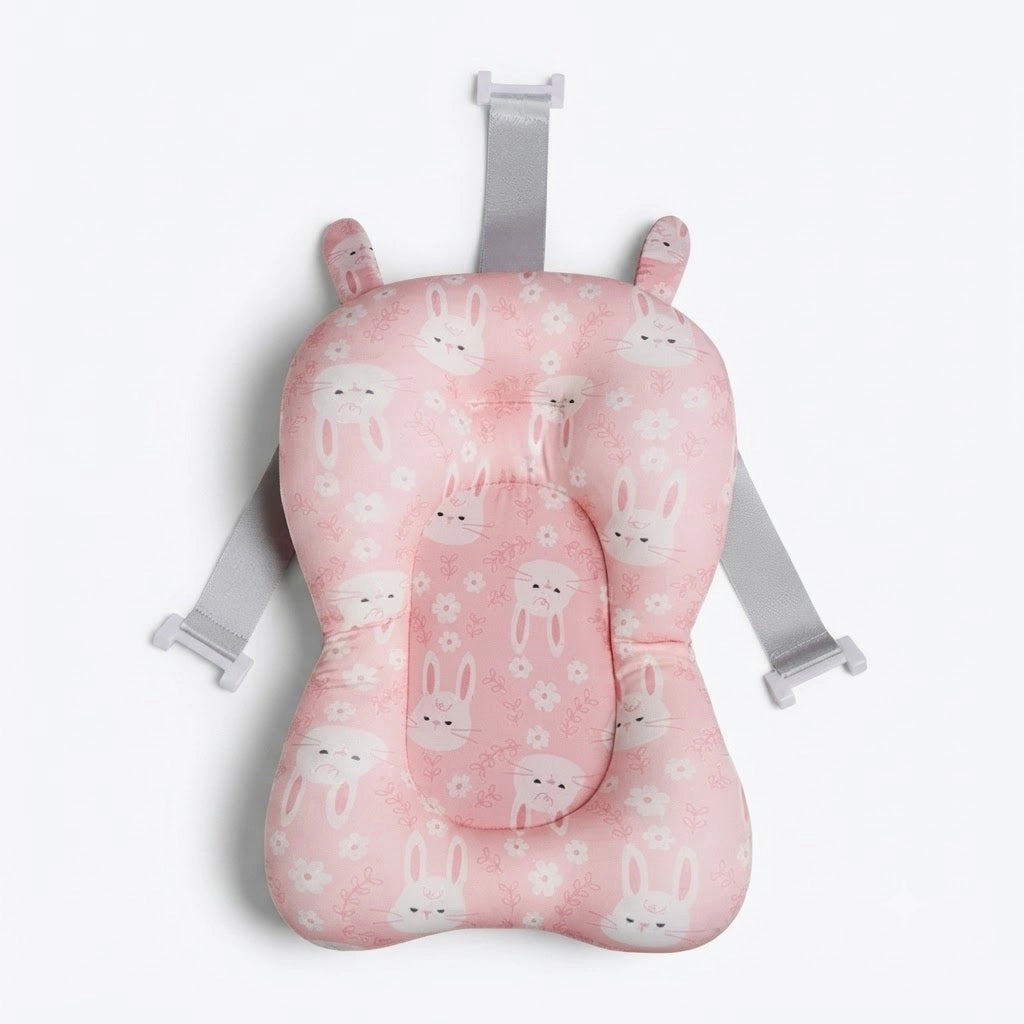 Coussin de bain bébé antidérapant (Lapin Rose) lifestyle studio